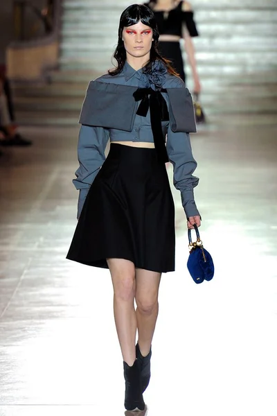 Look 2